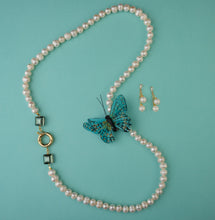 Load image into Gallery viewer, Freshwater Pearl, Ombre Crystal Necklace on Gold