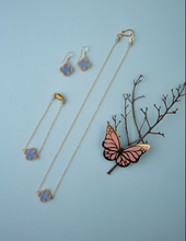 Load image into Gallery viewer, Blue Clover Gold Earring
