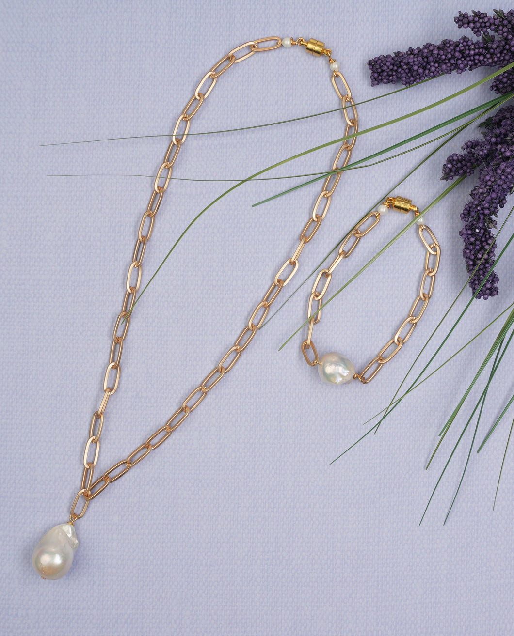 Matte Gold Paperclip Chain & Baroque Pearl Necklace