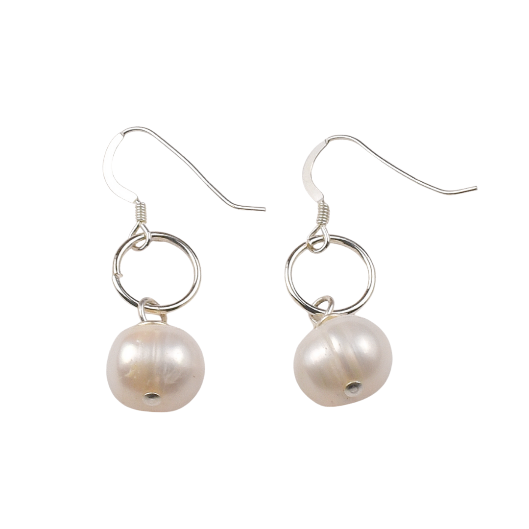 9ct Gold Freshwater Pearl 6mm Drop Earrings In White - Foto 8