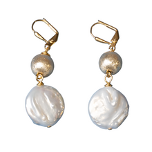 Load image into Gallery viewer, Pearl Coin Earring