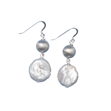 Load image into Gallery viewer, Pearl Coin Earring