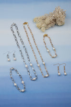 Load image into Gallery viewer, Paperclip Earrings with Pearls